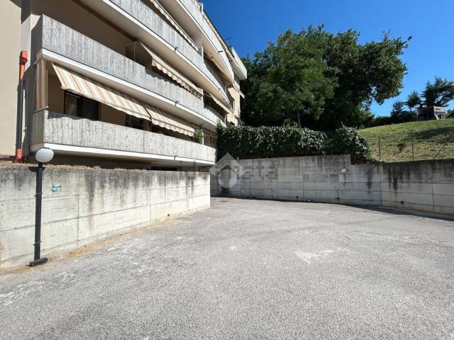 Garage in vendita di m² in Via Alcide de Gasperi, 3