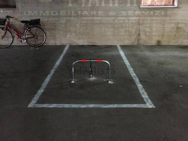 Garage in vendita di m² in Via Aldo Moro
