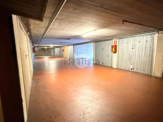 Garage in vendita di m² in Via Alessandro Artom
