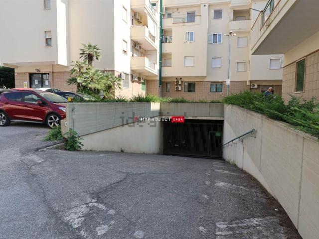 Garage in vendita di m² in Via Alessandro Fighera, 10