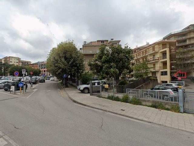 Garage in vendita di m² in Via Alessandro Volta, 66