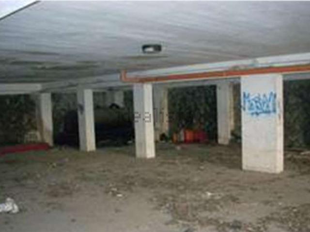 Garage in vendita di m² in Via Alighieri