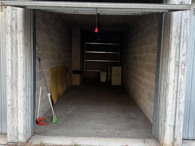 Garage in vendita di m² in Via Amilcare Belotti
