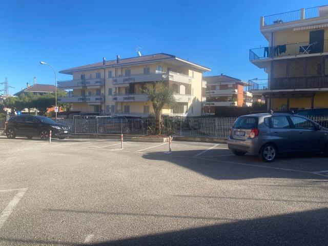 Garage in vendita di m² in Via Anacapri