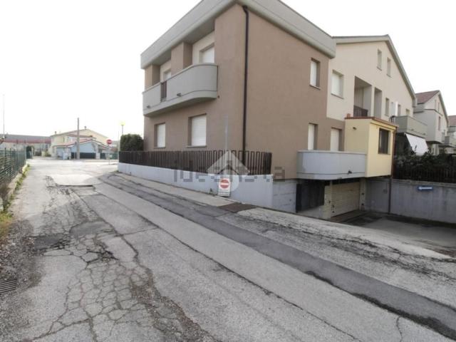 Garage in vendita di m² in Via Andrea Mocenigo, 5