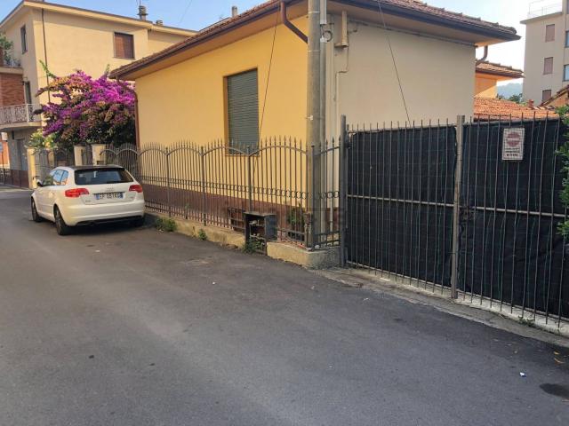 Garage in vendita di m² in Via Anguille, 7