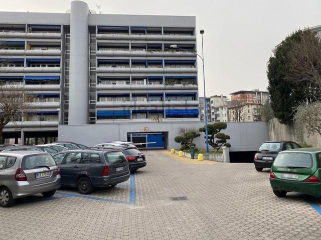 Garage in vendita di m² in Via Antonio Marangoni