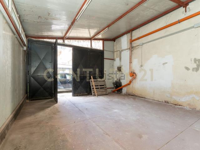 Garage in vendita di m² in Via Antonio de Curtis, 27