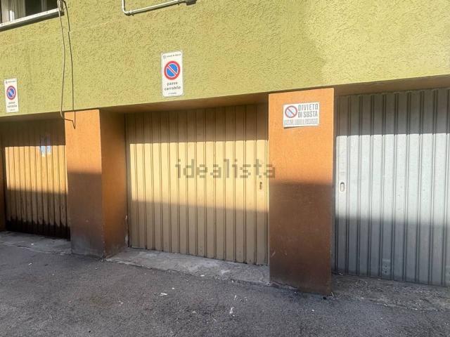 Garage in vendita di m² in Via Antonio Fogazzaro