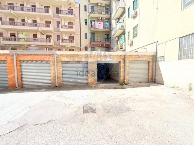 Garage in vendita di m² in Via Antonio Ruffolo
