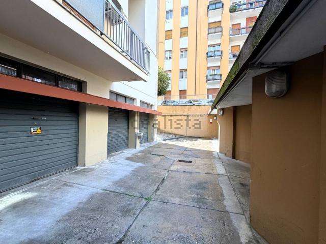 Garage in vendita di m² in Via Aspromonte, 2