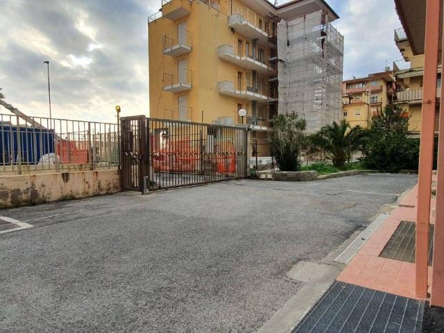 Garage in vendita di m² in Via Asse