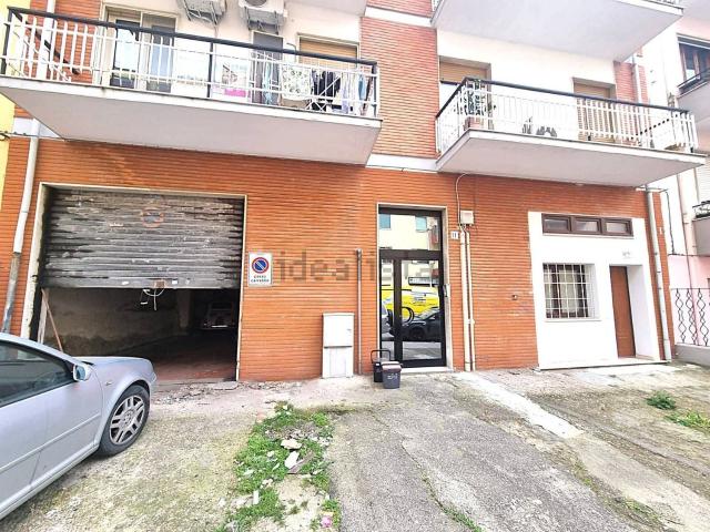 Garage in vendita di m² in Via Argentiera, 11