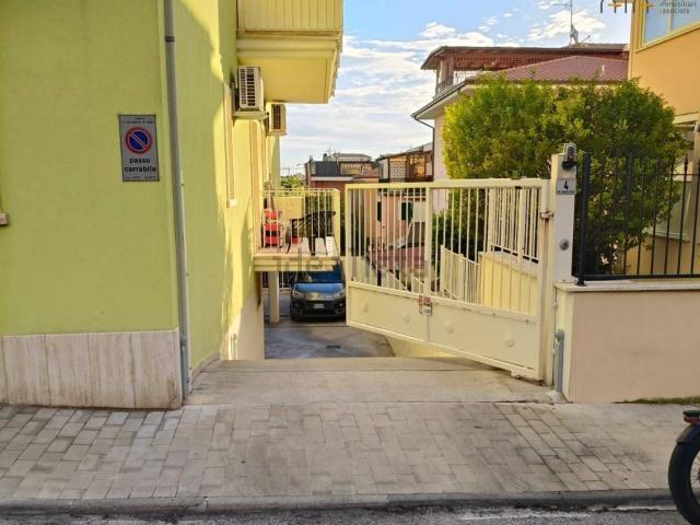 Garage in vendita di m² in Via Augusto Murri, 8