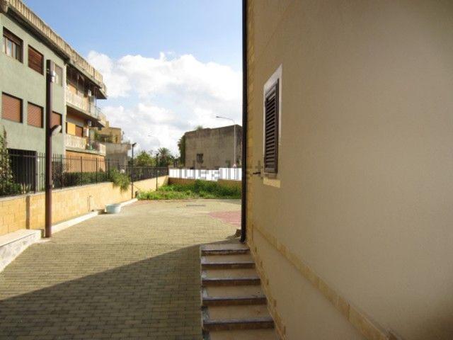 Garage in vendita di m² in Via barletta