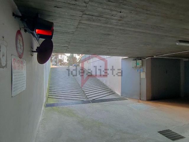 Garage in vendita di m² in Via Benedetto Croce