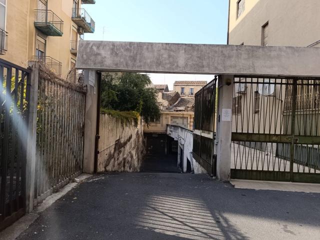Garage in vendita di m² in Via Benedetto D&apos Agata, 8
