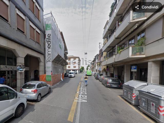 Garage in vendita di m² in Via Beato Pellegrino