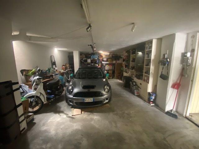 Garage in vendita di m² in Via Beglini, 34