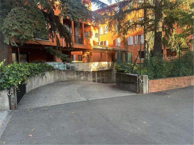 Garage in vendita di m² in Via Bellaria, 4