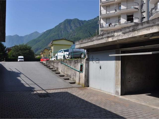 Garage in vendita di m² in Via Bianchi, 212