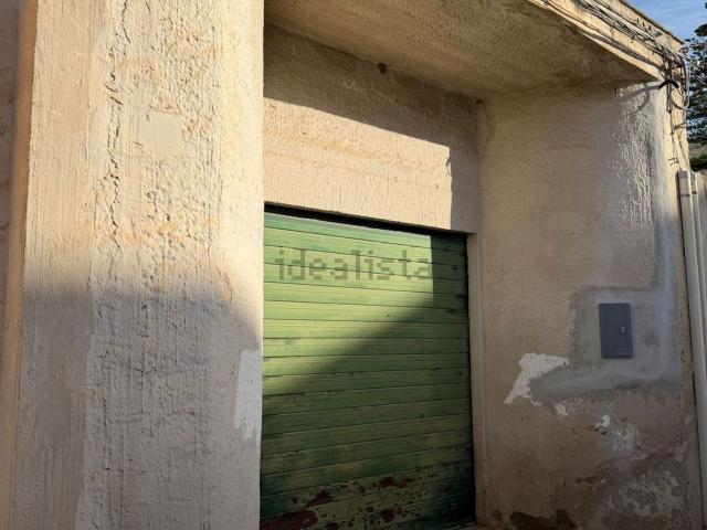Garage in vendita di m² in Via Bileti Santoro, 21