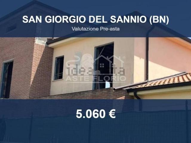 Garage in vendita di m² in Via Bosco Lupino