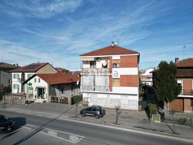 Garage in vendita di m² in Via Bra, 41