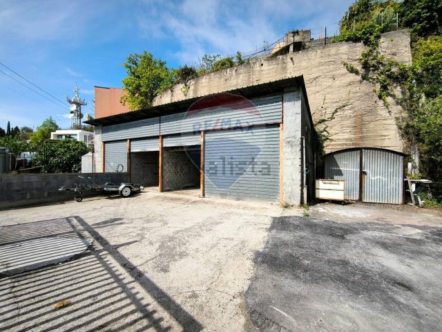 Garage in vendita di m² in Via Branco