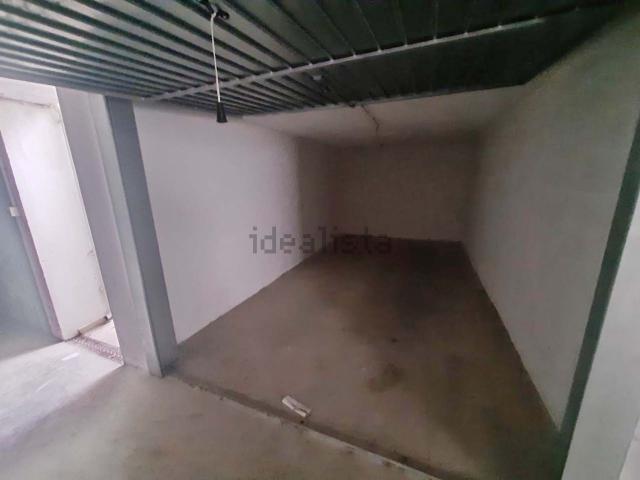 Garage in vendita di m² in Via Brigata Messina, 43