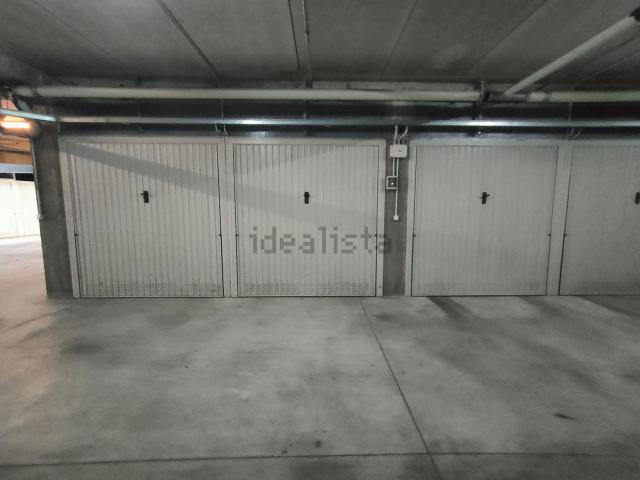 Garage in vendita di m² in Via Bruno Buozzi, 57