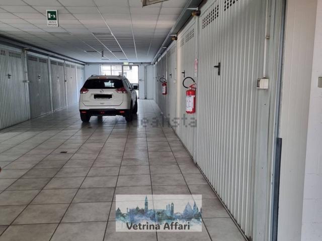 Garage in vendita di m² in Via Ca&apos  Marcello, 4