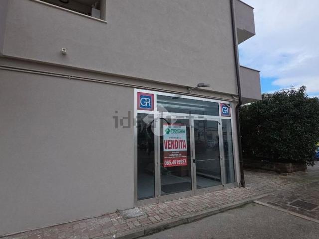 Garage in vendita di m² in Via Camillo Benso Conte di Cavour, 12