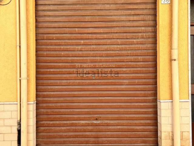 Garage in vendita di m² in Via Campania, 36