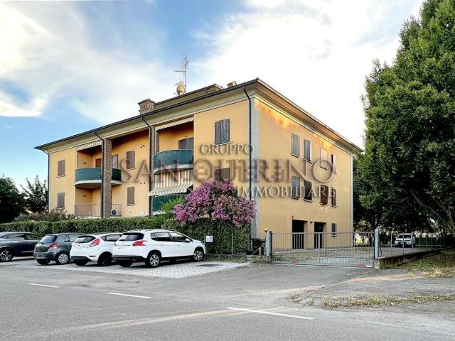 Garage in vendita di m² in Via Canolo, 33