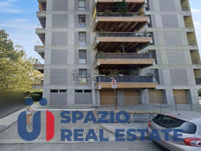Garage in vendita di m² in Via Caduti di Nassirya, 11