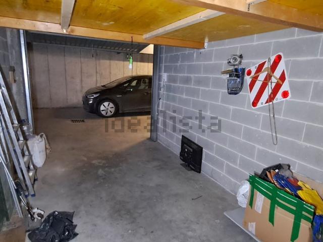 Garage in vendita di m² in Via Cadriano, 33
