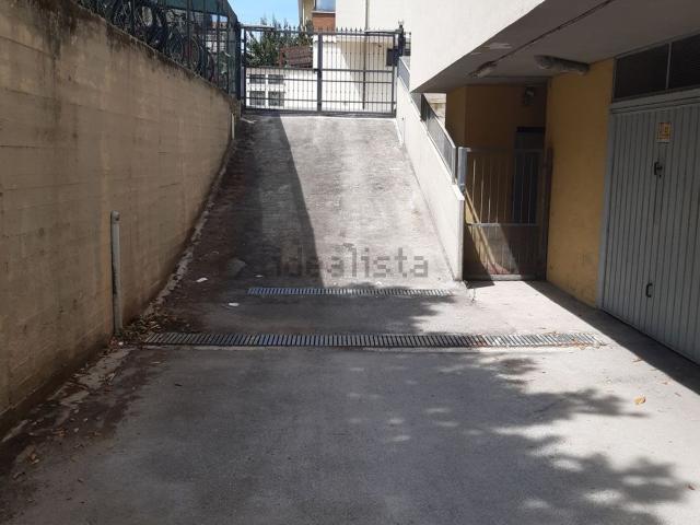 Garage in vendita di m² in Via Cairoli, 14