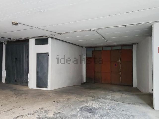 Garage in vendita di m² in Via Capanna