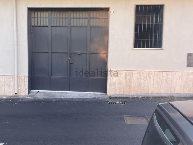 Garage in vendita di m² in Via Cardinale de Luca