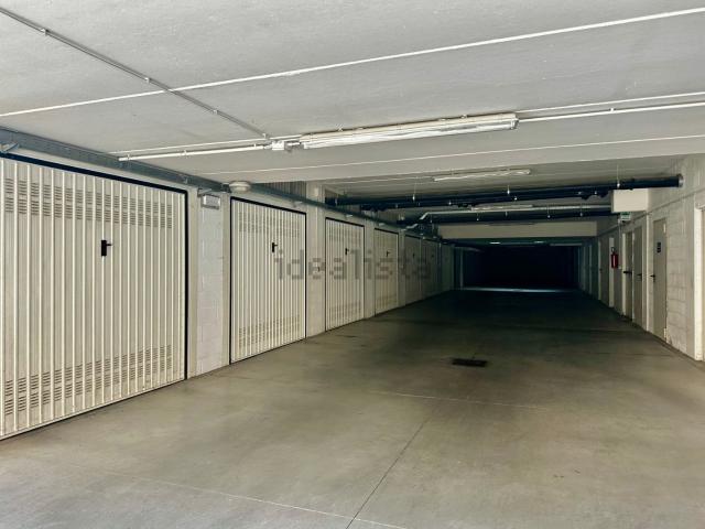 Garage in vendita di m² in Via Carlo Cattaneo, 11