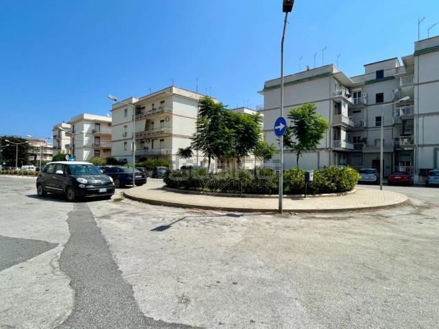 Garage in vendita di m² in Via Carlo Forlanini, 3
