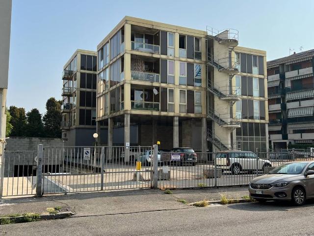 Garage in vendita di m² in Via Carlo Pisacane, 44