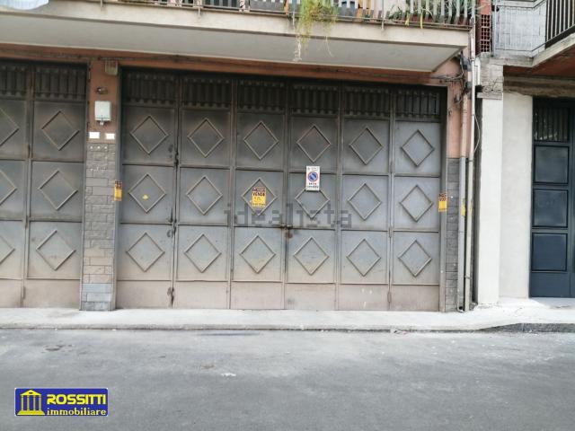 Garage in vendita di m² in Via Carso