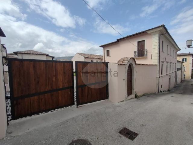 Garage in vendita di m² in Via Caserma Angelini, 11