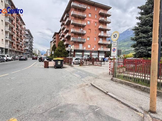 Garage in vendita di m² in Via Chambéry, 125