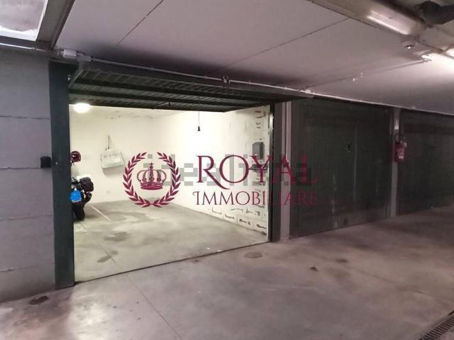 Garage in vendita di m² in Via Chiellini