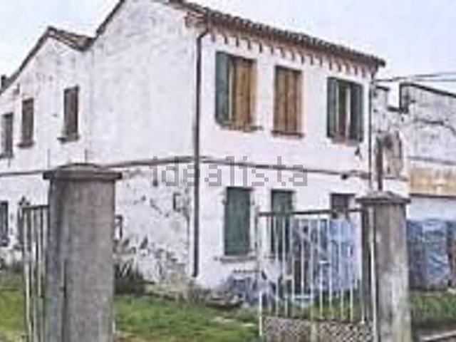 Garage in vendita di m² in Via Chiesa