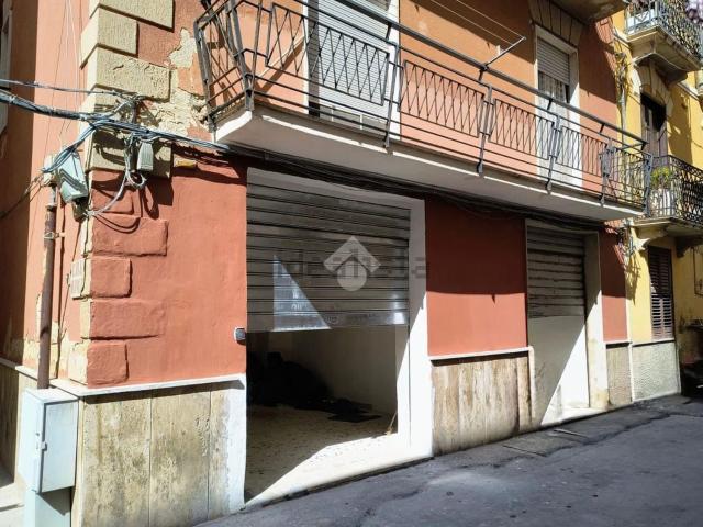 Garage in vendita di m² in Via Corallai, 68