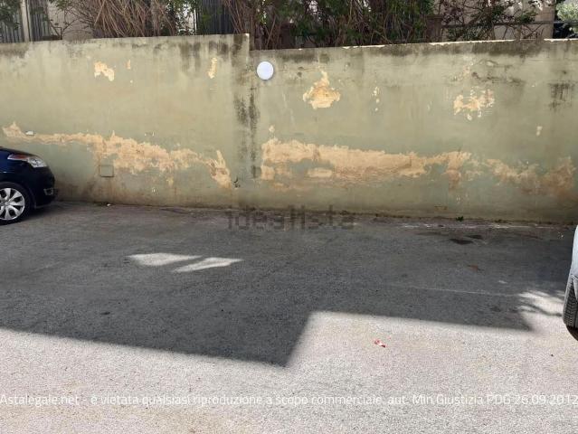 Garage in vendita di m² in Via Cosenza, 131